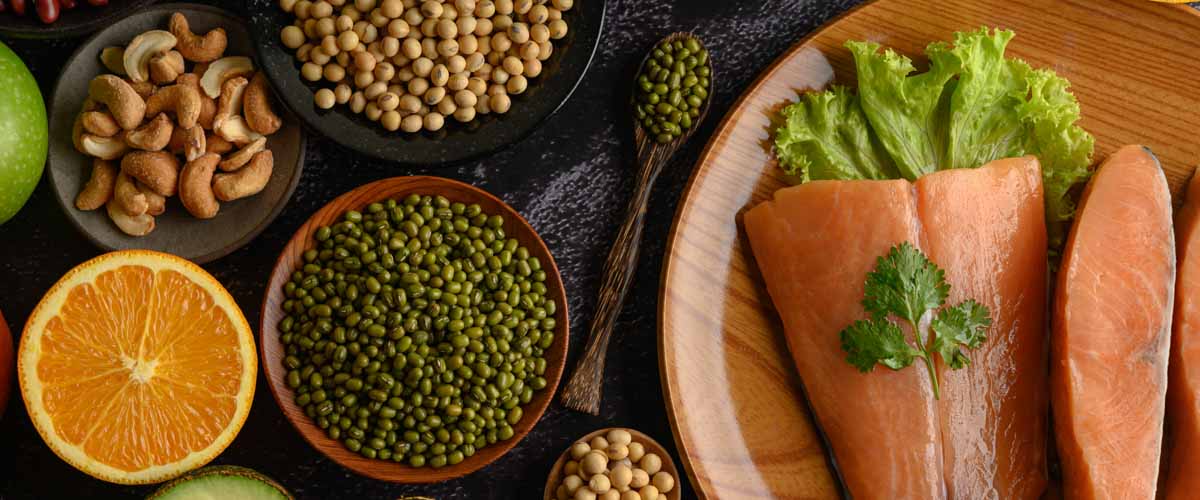 ryba, strączki i orzechy - jak dostarczyć białko w diecie